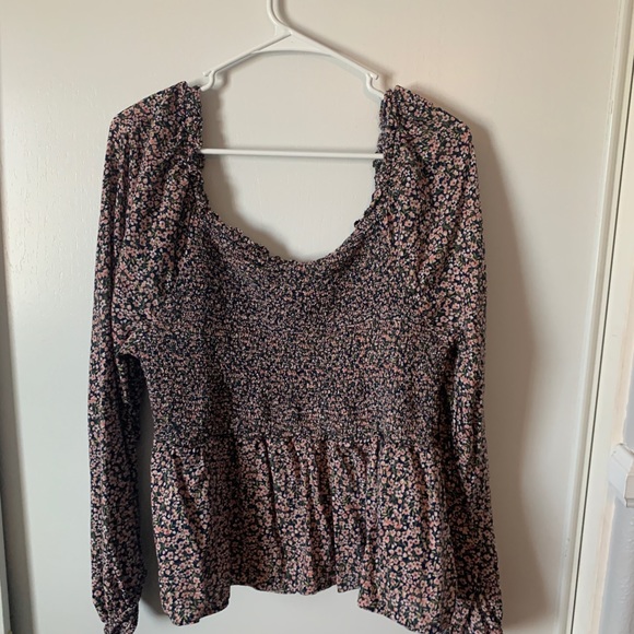 Floral top - Picture 3 of 3